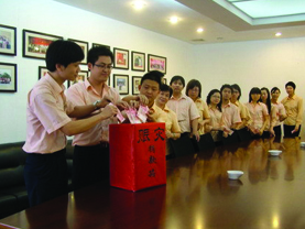 四川汶川發(fā)生7.8級地震，全體橙樹(shù)人第一時(shí)間行動(dòng)起來(lái)